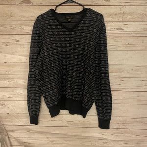 Harold’s mens Sweater,Size L, Gray, navy blue